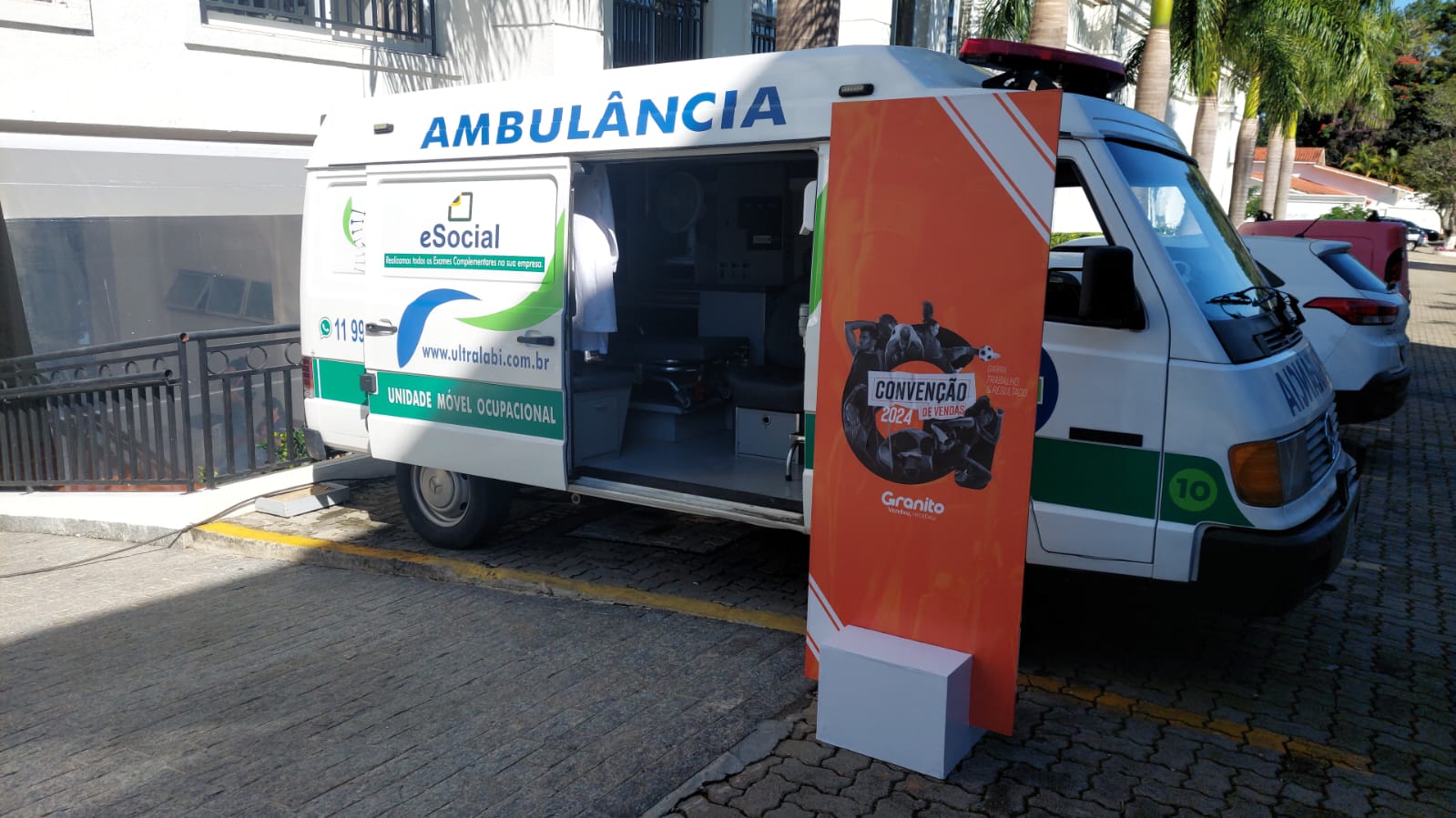 Unidade móvel em evento corporativo